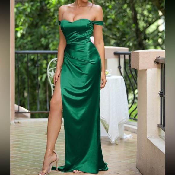 Luxe green off shoulder slit thigh maxi dress - Picture 5 of 12